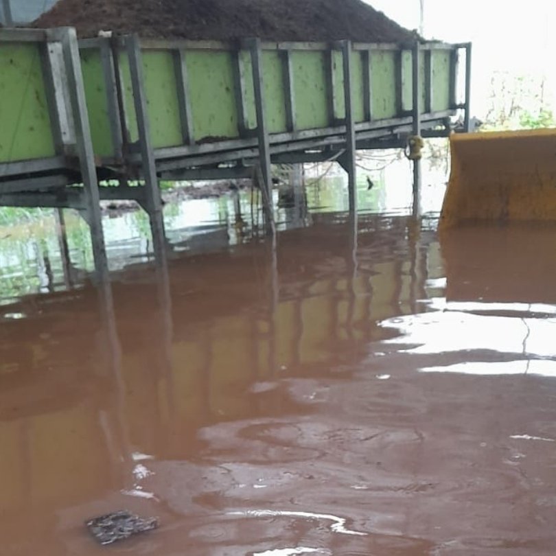 Flood under the worms